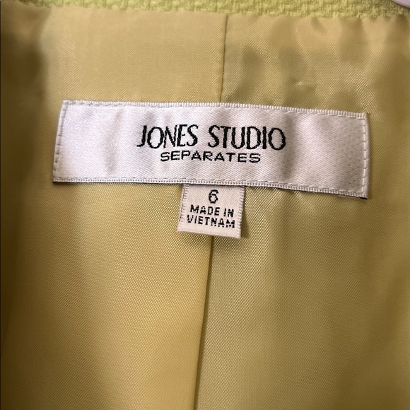 Jones Studio Lime Green Blazer - Picture 2 of 5
